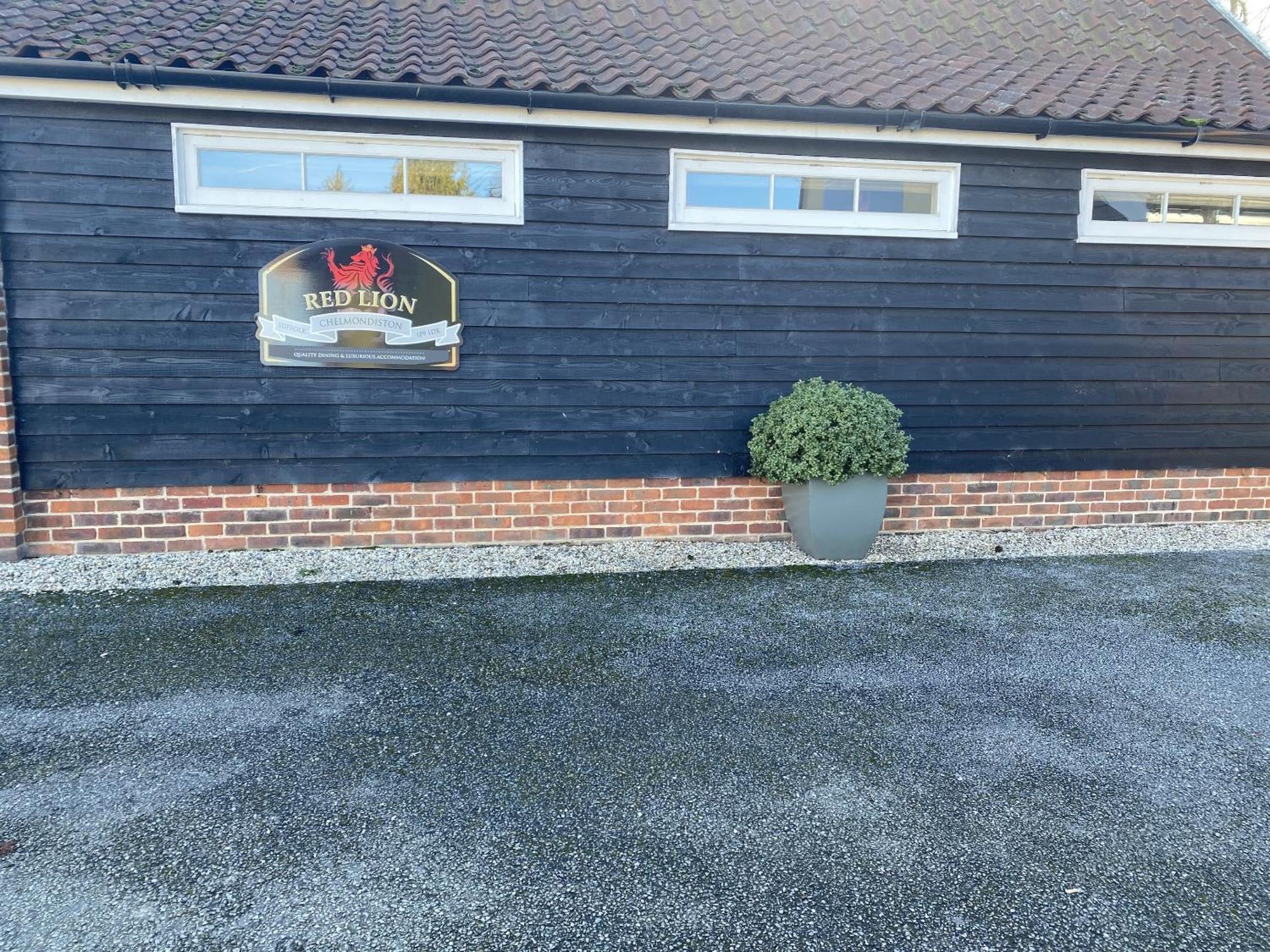 Red Lion Little Barn Apartment Ipswich Bagian luar foto